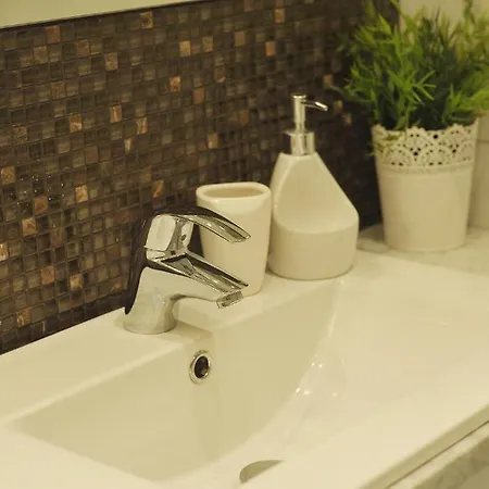 Grand-tourist Center Point Apartman *